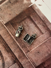 Load image into Gallery viewer, Vierge de Fer with stone
